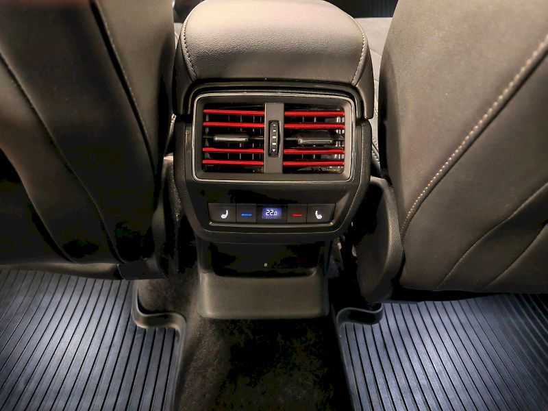 Škoda Kodiaq (2019) 2.0 TSI 140 kW DSG 4x4 Scout - fotka 28 z 34