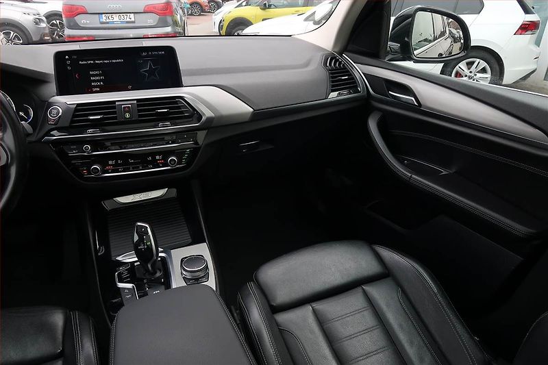 BMW X3 (2017) xDrive20d - fotka 8 z 22