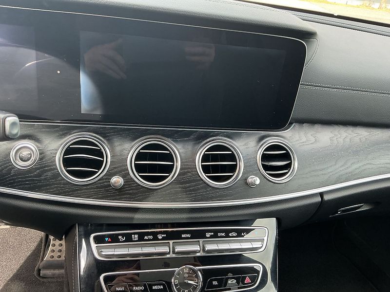 Mercedes-Benz Třídy E 350 d AVANTGARDE 4MATIC - fotka 15 z 25