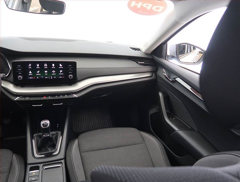 Škoda Octavia (2023) Ambition 2.0 TDI, ČR,1.maj - fotka 8 z 24