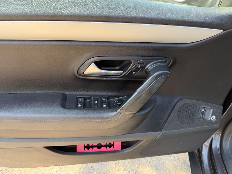 Volkswagen Passat CC 2.0 TSI - fotka 13 z 21