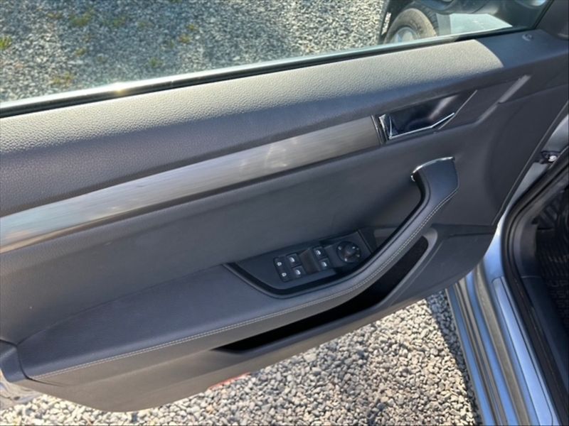 Škoda Superb 2,0 TDI 110 Style AT - fotka 11 z 11