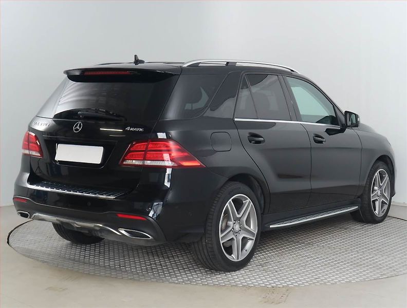 Mercedes-Benz GLE (2016) Avantgarde 350 d - fotka 5 z 19