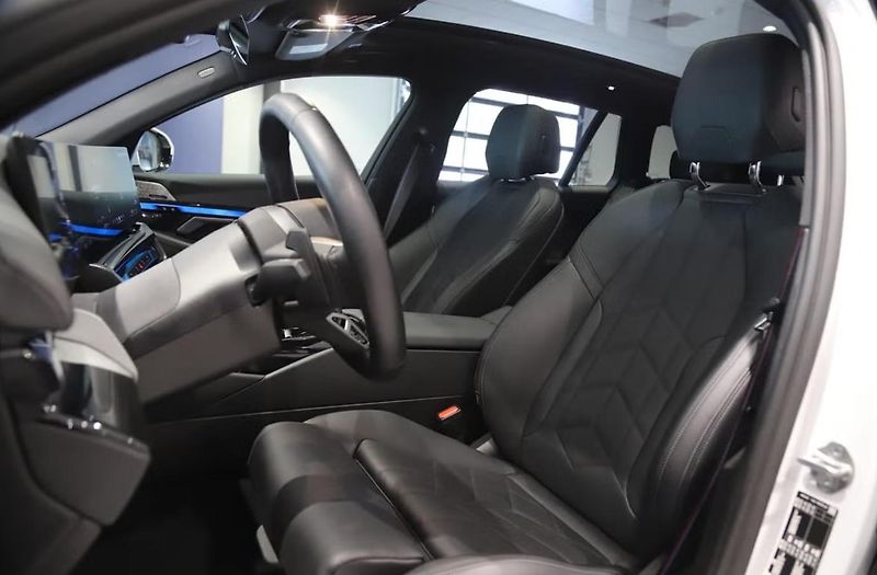 BMW i5 eDrive40 Touring M Kam Pano. - fotka 7 z 11