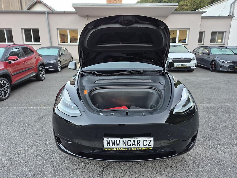 Tesla Model Y RWD 235kw 95,3 % - fotka 18 z 49