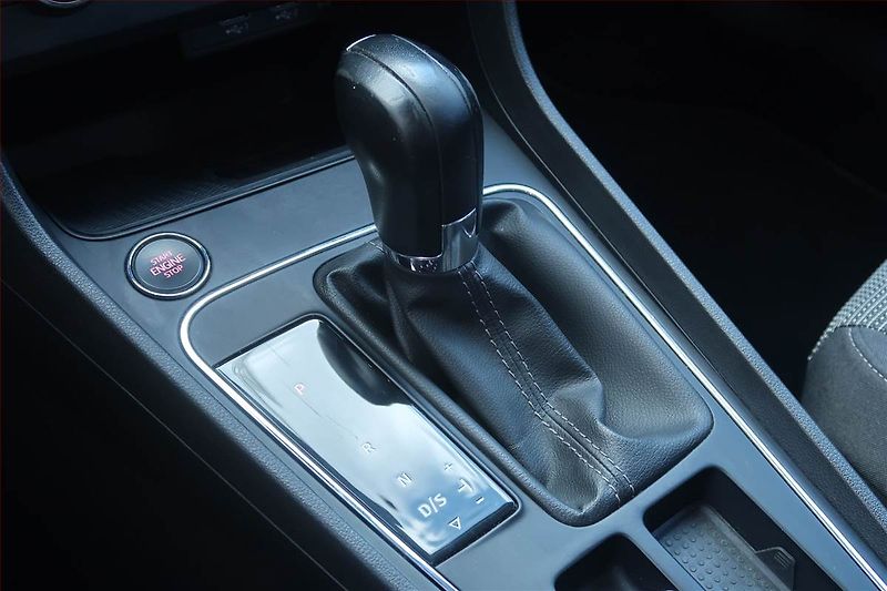 Seat Leon (2017) 1.6 TDI, Automat, Serv.kniha - fotka 13 z 25