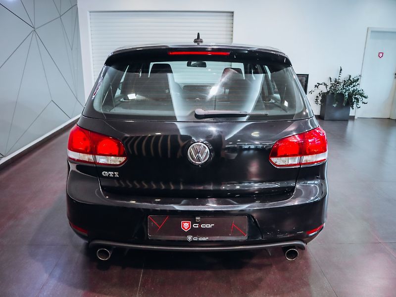 Volkswagen Golf GTI - fotka 6 z 27