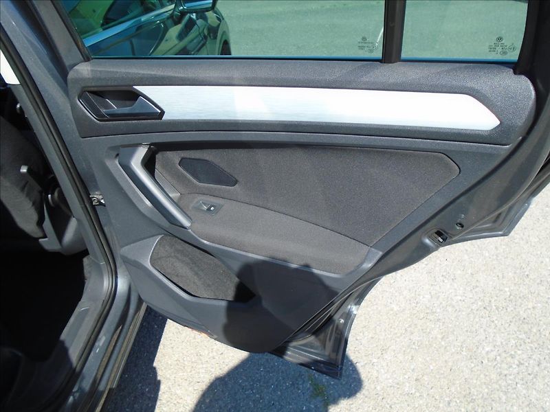Volkswagen Tiguan 2,0   4X4 110KW - fotka 17 z 27