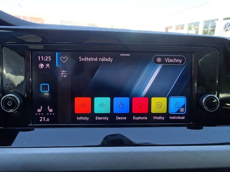 Volkswagen Golf (2022) 1,0TSi /81kW Variant Life - fotka 21 z 27