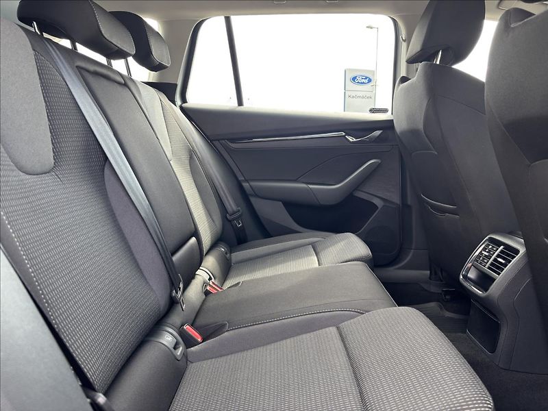 Škoda Octavia 2,0 TDI 110kW Ambition DSG 4x4 - fotka 16 z 42