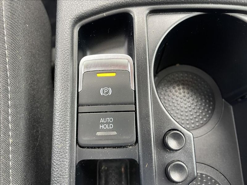 Volkswagen Touran 2,0 TDi 110kw Highline Panoram - fotka 32 z 48