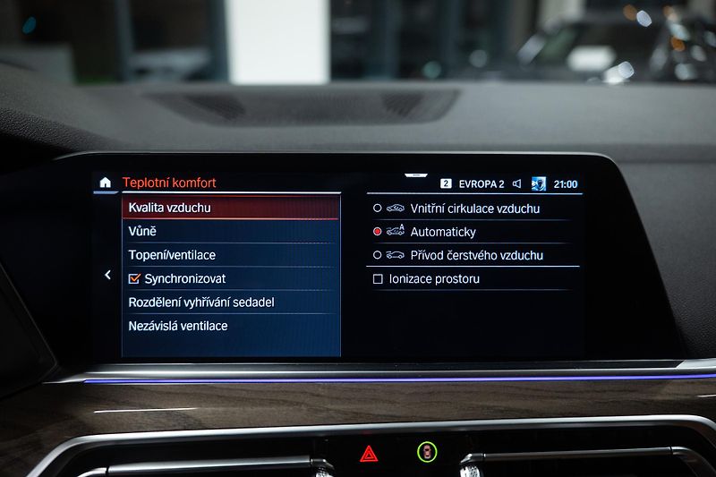 BMW X5 (2019) 30D 195 KW VZDUCH, PANO - fotka 38 z 46