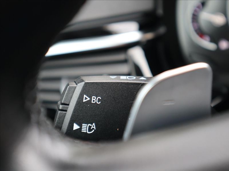 BMW Řada 5 3,0 XD SportLine Adaptive LED - fotka 11 z 45
