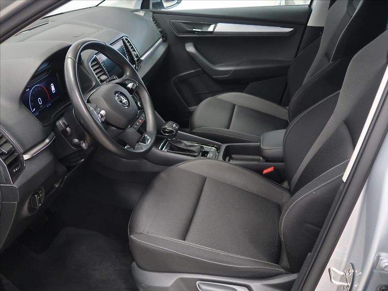 Škoda Karoq 2,0 TDI DSG Tour 1.majitel - fotka 11 z 42
