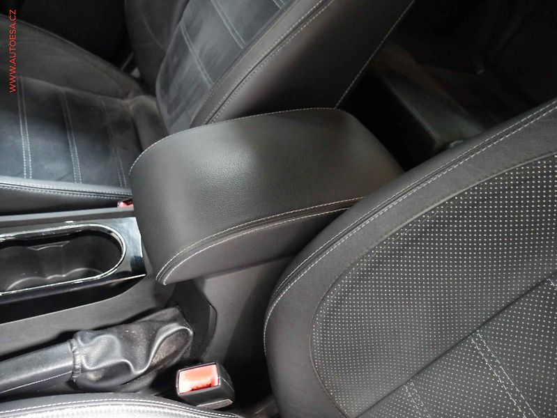 Ford Mondeo (2008) 2.0 TDCi, autoAC - fotka 22 z 23
