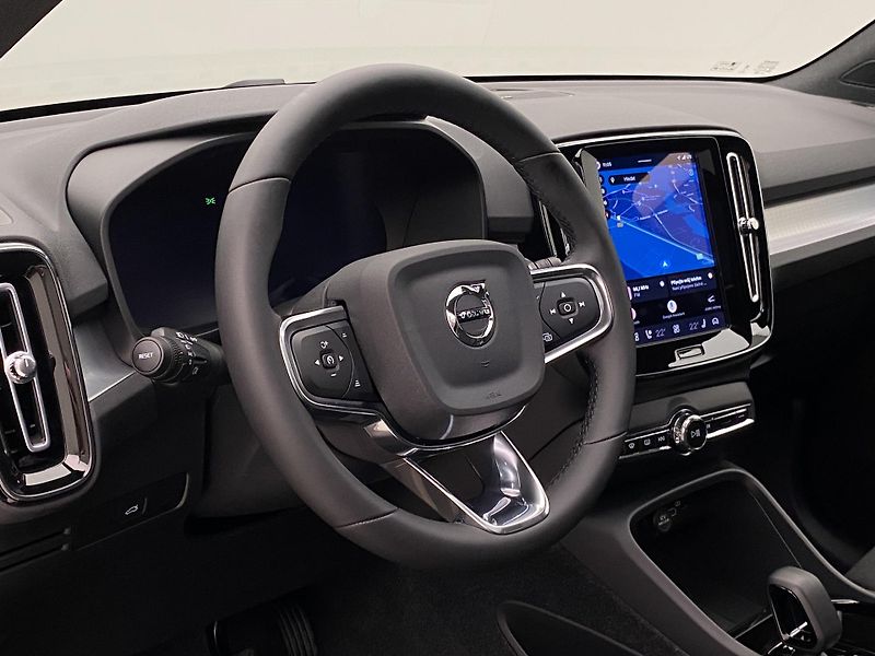 Volvo XC40 (2026) B3 AUT DARK ULTRA  - fotka 4 z 63