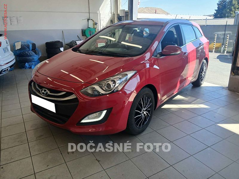 Hyundai i30 (2014) 1.6 CRDI, ČR, autoAC - fotka 1 z 3