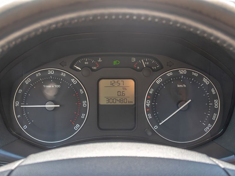 Škoda Octavia (2007) ČR 2.0TDI 103KW 2x KOLA– SCOUT - fotka 18 z 44