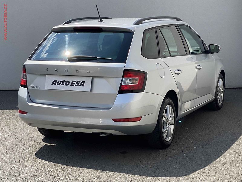 Škoda Fabia (2022) 1.0 TSi, 1.maj,ČR, Ambition - fotka 4 z 17