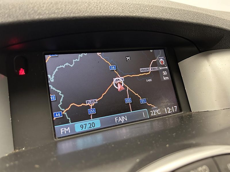 Renault Laguna 1.5 DCI Expression - fotka 10 z 25