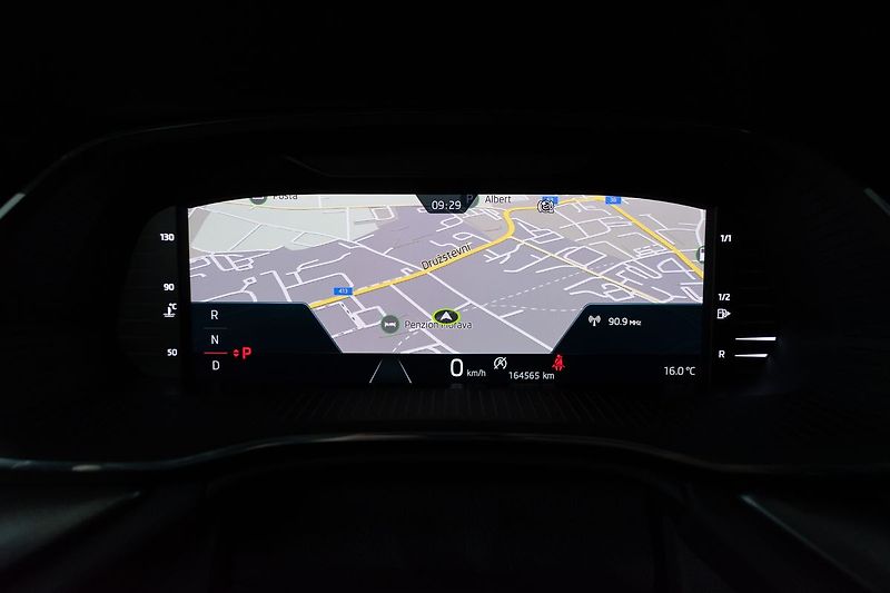 Škoda Octavia 2.0TDI DSG*ACC*MIRROR-LINK*DPH - fotka 18 z 35