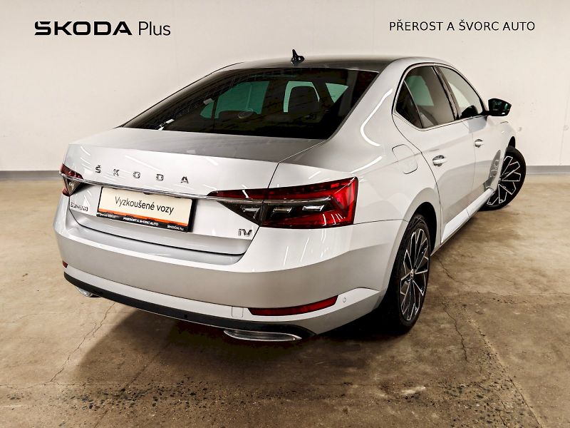 Škoda Superb (2024) iV 1.4 TSI 160 kW DSG L&K - fotka 2 z 31