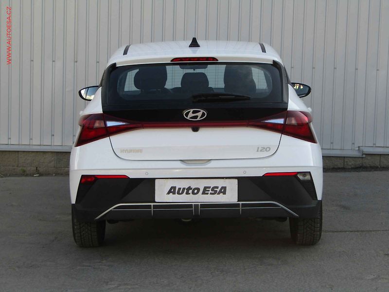 Hyundai i20 (2024) 1.2i, 1.maj,ČR, STK2/28 - fotka 5 z 22