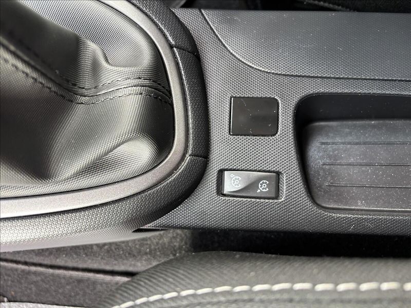 Renault Clio 1,2 Intens, Navi, Kamera... - fotka 11 z 15