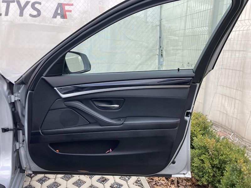 BMW Řada 5 2,0 525 XD ČR servis - fotka 23 z 29