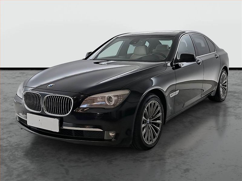 BMW Řada 7 (2012) 740d xDrive, 4X4, Automat - fotka 2 z 21