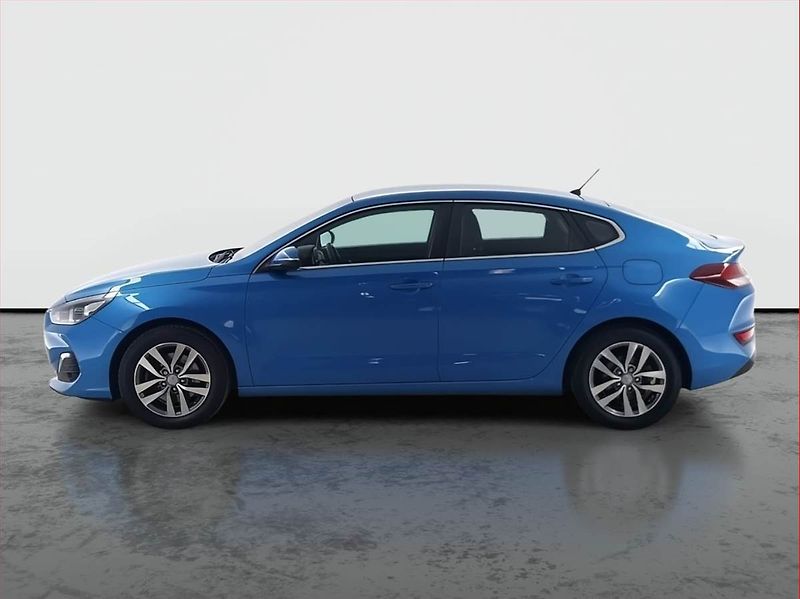 Hyundai i30 (2017) Trikolor 1.0 T-GDI, Serv.kniha - fotka 3 z 18