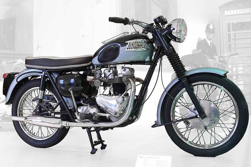 Vítejte v Bonneville Salt Flats! Cedule, která vítá návštěvníky solného jezera, kde se dosahuje rychlostních rekordů.