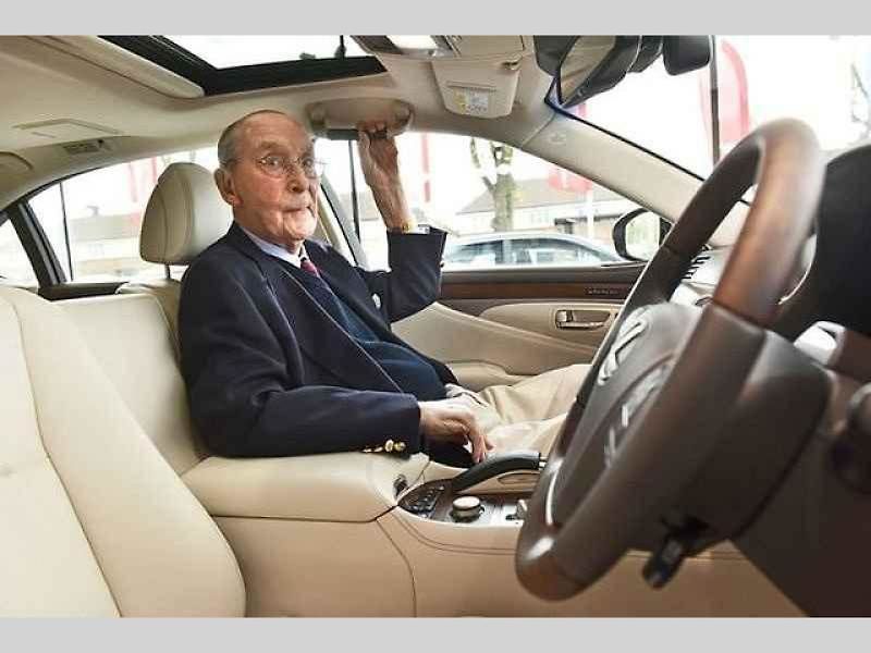 Barry High a jeho Lexus LS 600h L Centenary Celebration Edition.