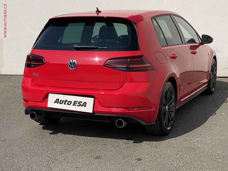 Volkswagen Golf (2018) 2.0 TSi, GTi, DSG, LED - fotka 4 z 20