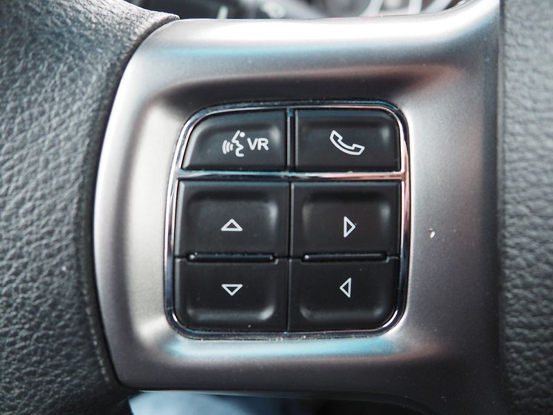 Dodge RAM 1500 (2021) Warlock 4x4 LPG - fotka 26 z 35