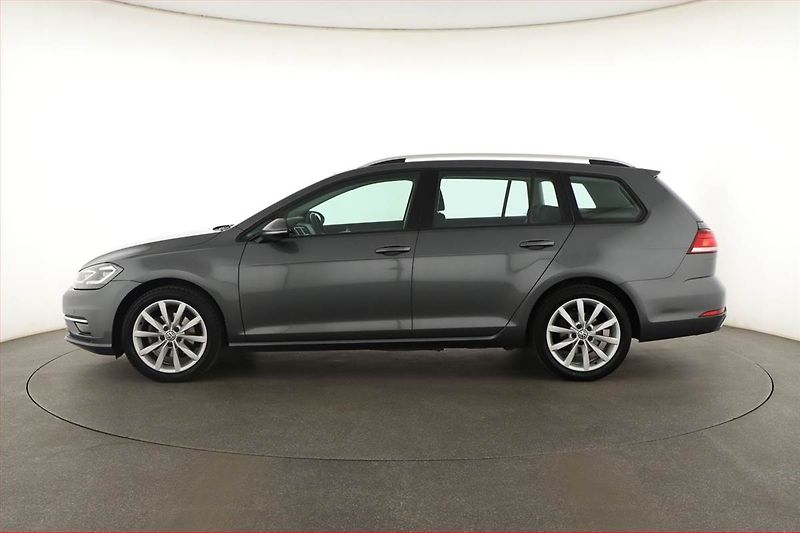 Volkswagen Golf (2018) 1.0 TSI, Tempomat - fotka 3 z 15