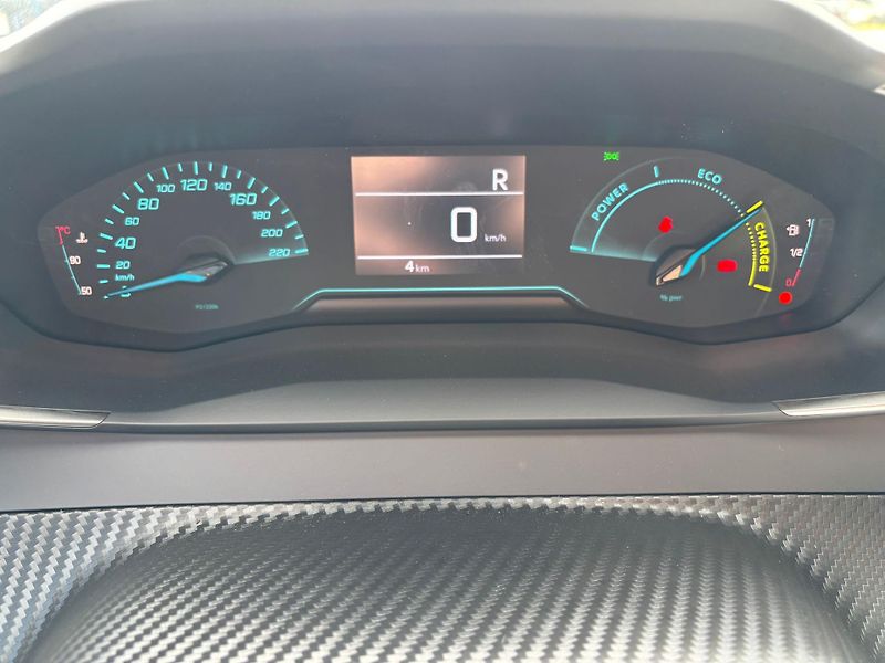 Peugeot 2008 (2026) BUSINESS Hybrid 110 e-DCS - fotka 14 z 22