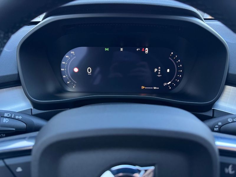 Volvo XC40 (2026) CORE B3, 360°, FULL LED - fotka 14 z 19