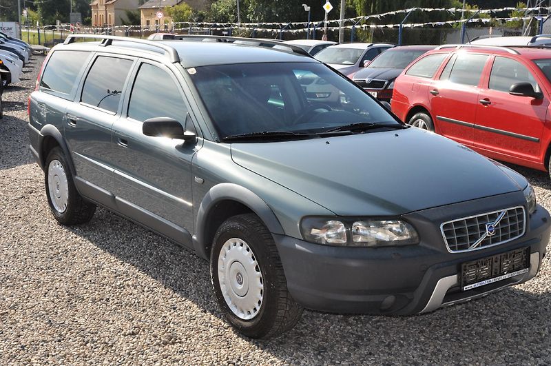 Volvo XC70 D5 120kW 4x4 A/T - fotka 2 z 17