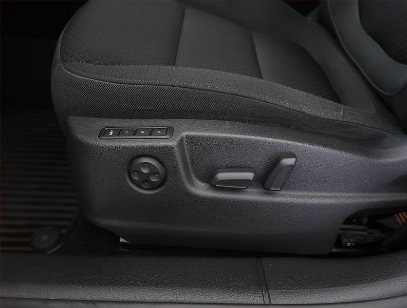 Škoda Superb (2014) 1.4 TSI, Serv.kniha, Bi-Xenony - fotka 18 z 20