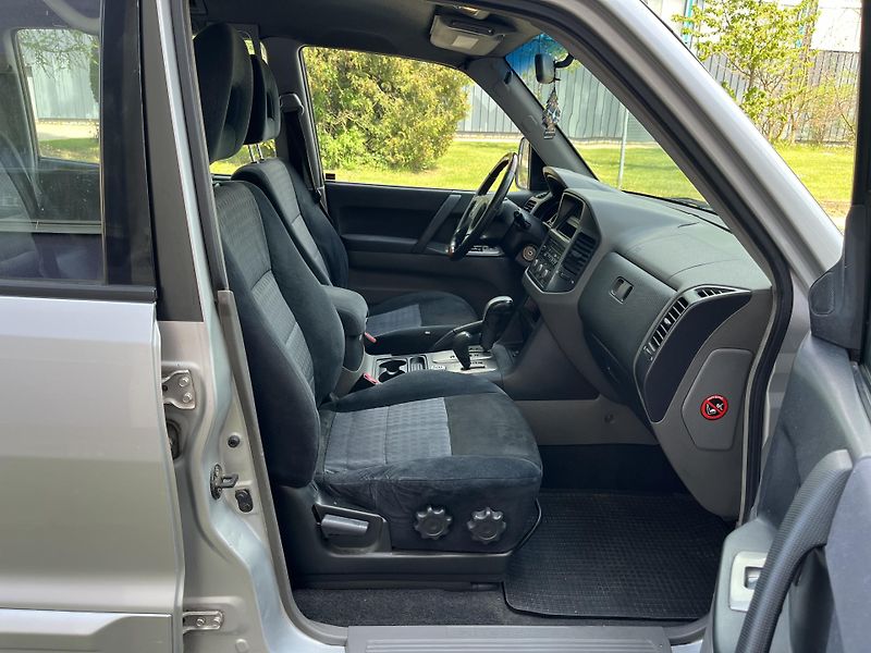 Mitsubishi Pajero 3.2 DID bez koroze - fotka 24 z 33