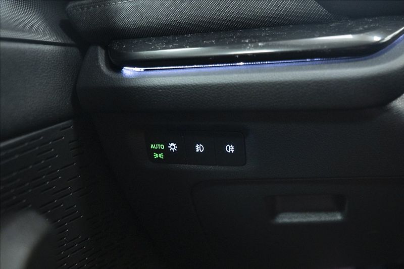 Škoda Octavia 2,0 TDI ČR KEYLESS VÝHŘEV ČR - fotka 22 z 39