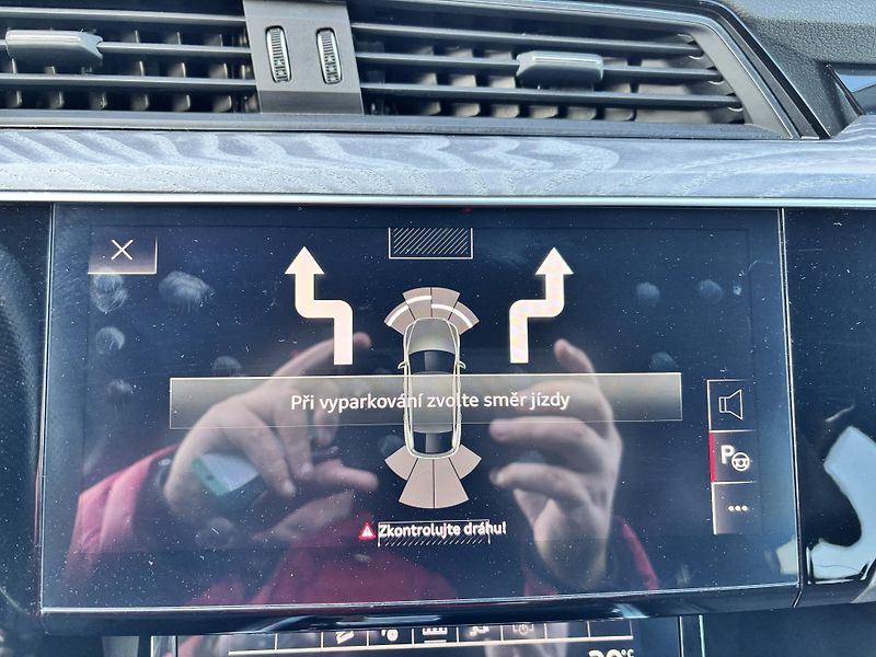 Audi e-tron (2021) 50 Quattro S-Line rezervace - fotka 36 z 38