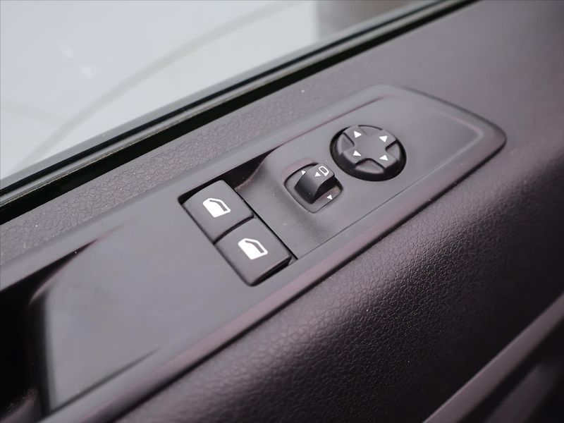 Citroën SpaceTourer 2,0 HDI 130kW Shine CZ DPH - fotka 17 z 38
