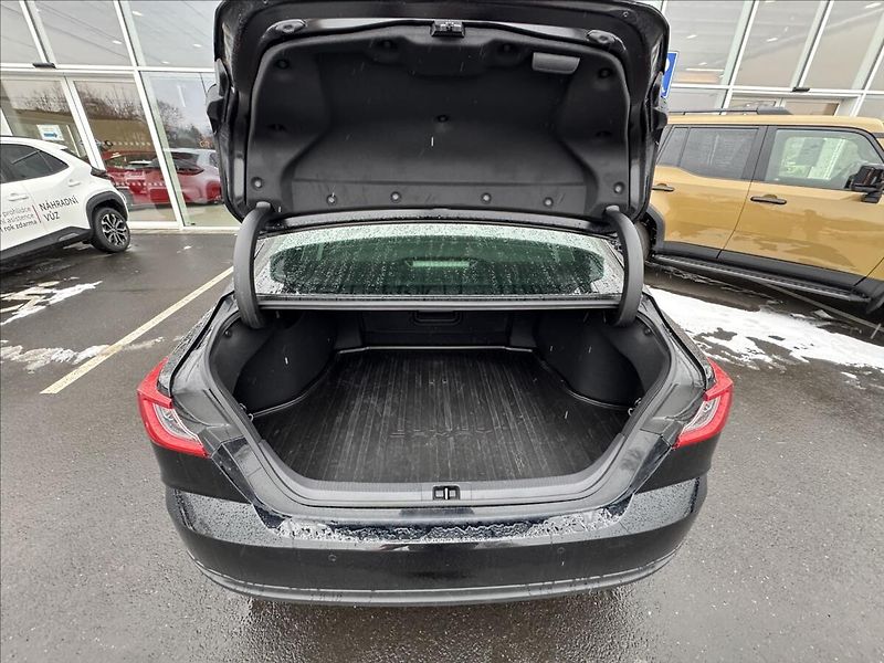 Toyota Camry 2,5 EXECUTIVE - fotka 13 z 19