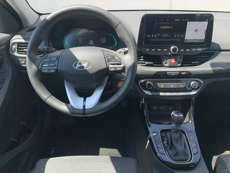 Hyundai i30 WG FAMILY 1.5 T-GDi 103kW DCT - fotka 18 z 29