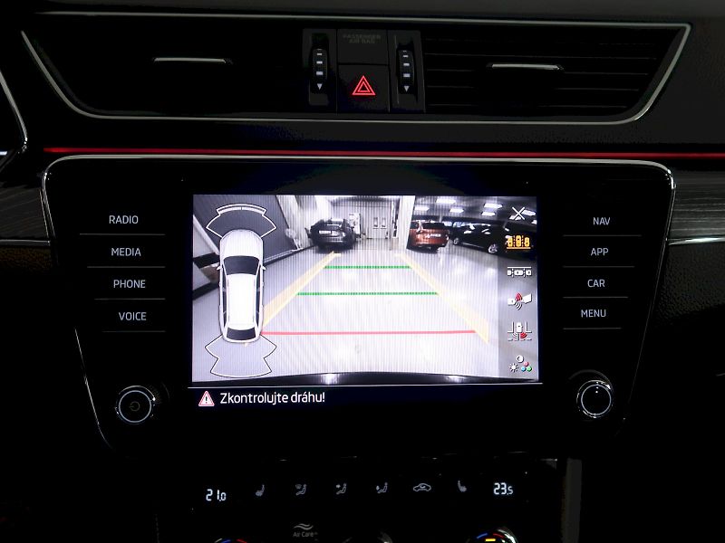 Škoda Superb (2021) STYLE 2.0TDI 147KW 4x4 DSG LED - fotka 25 z 36