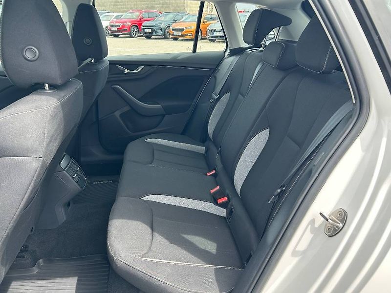 Škoda Kamiq Selection 6MP 1,0TSI - fotka 8 z 22