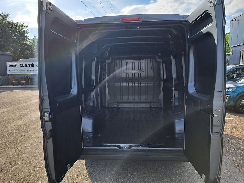 Peugeot Boxer (2026)  Furgon 3000 L2H2 BlueHDi 120k - fotka 9 z 14