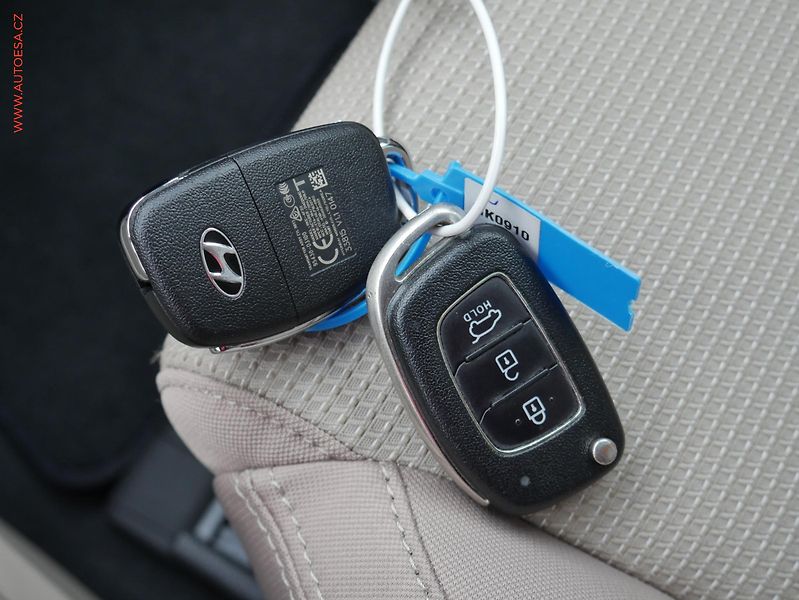 Hyundai Tucson (2015) 1.7 CRDi, ČR, AC, výhřev sed. - fotka 23 z 23